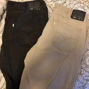 2 pairs of Levi men’s jeans